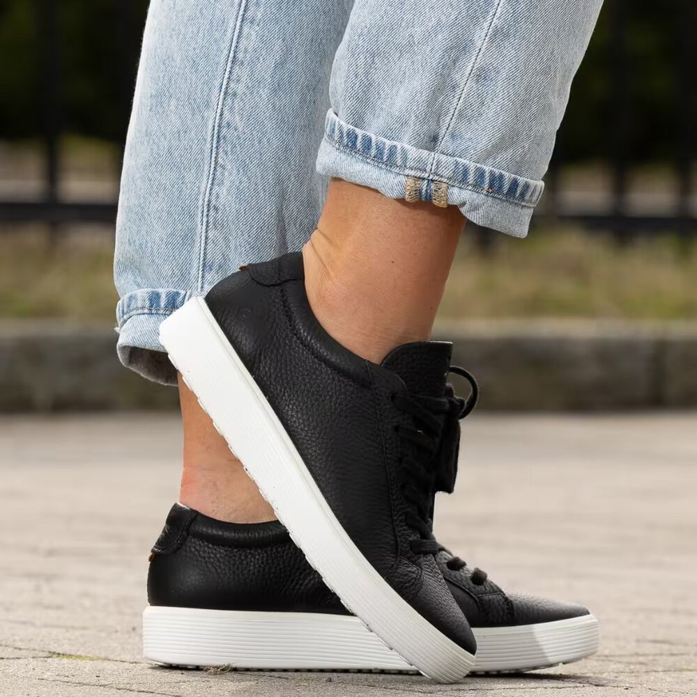 ECCO Women's Soft 60 Sneaker